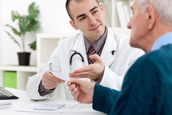 Ir al médico debido a la alta patológica en los hombres